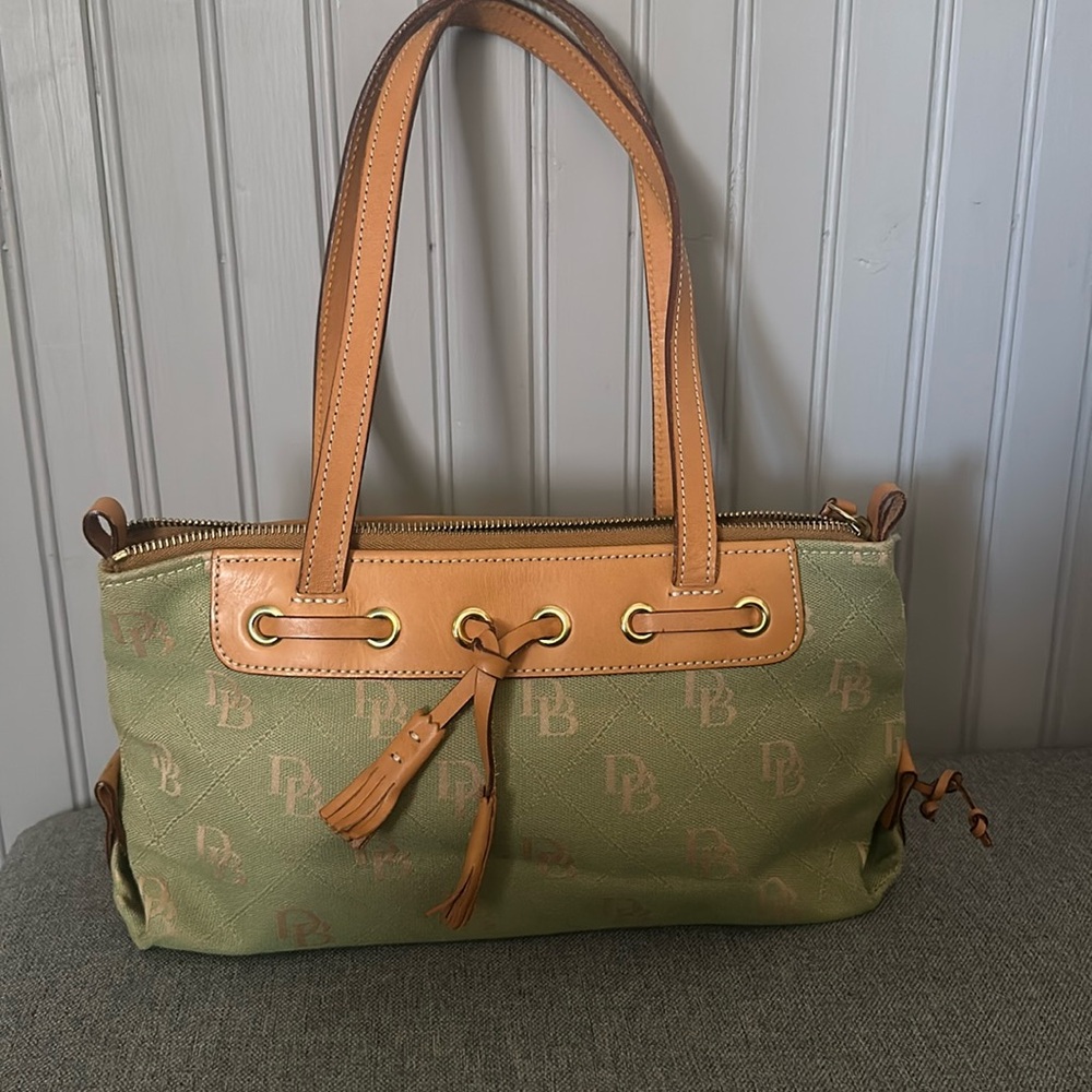 Women’s DB green and brown mid-size hand bag! Excellent condition